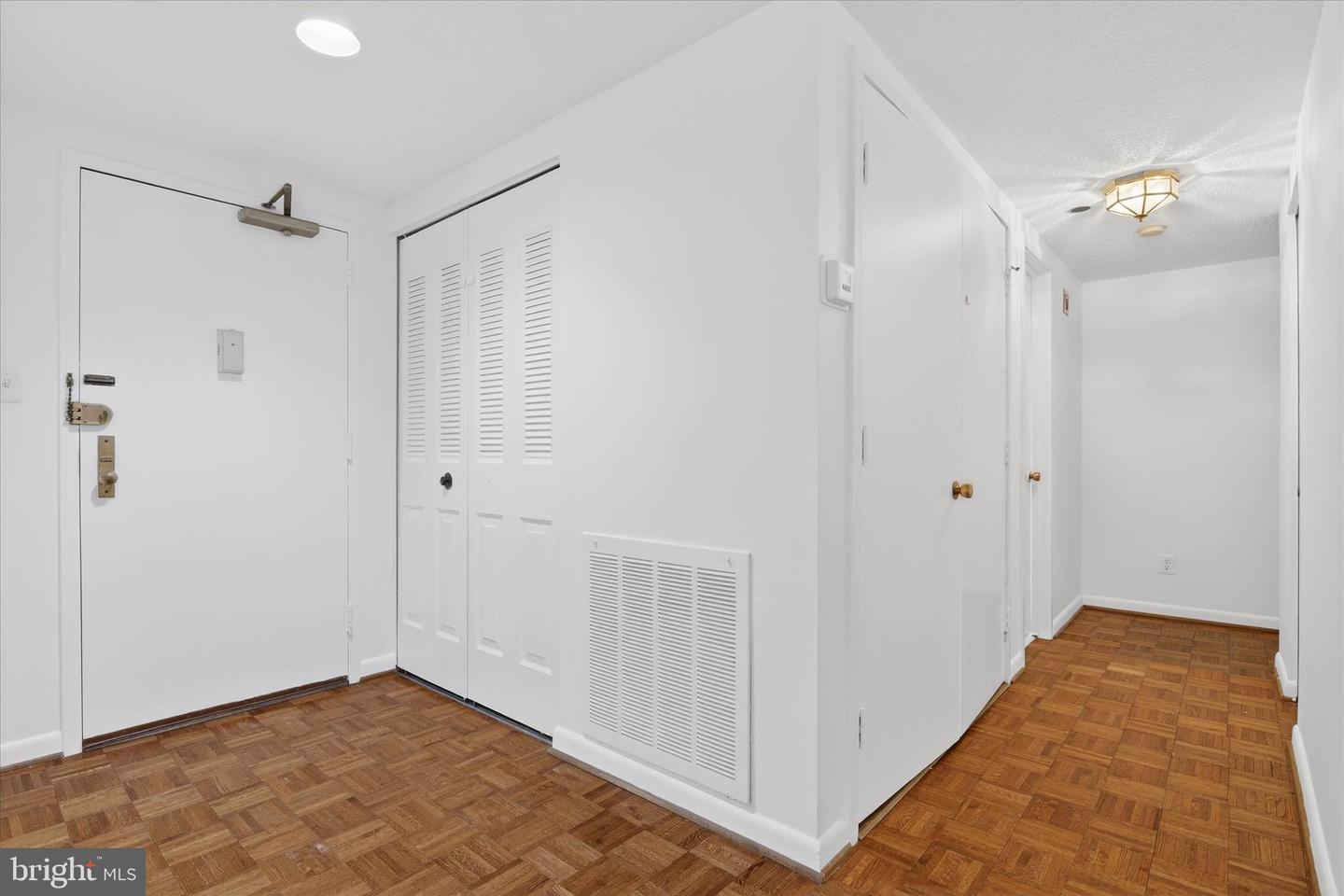 3709 GEORGE MASON DR S #710 EAST, FALLS CHURCH, Virginia 22041, 2 Bedrooms Bedrooms, ,2 BathroomsBathrooms,Residential,For sale,3709 GEORGE MASON DR S #710 EAST,VAFX2291702 MLS # VAFX2291702