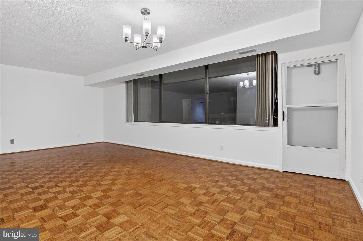 3709 GEORGE MASON DR S #710 EAST, FALLS CHURCH, Virginia 22041, 2 Bedrooms Bedrooms, ,2 BathroomsBathrooms,Residential,For sale,3709 GEORGE MASON DR S #710 EAST,VAFX2291702 MLS # VAFX2291702