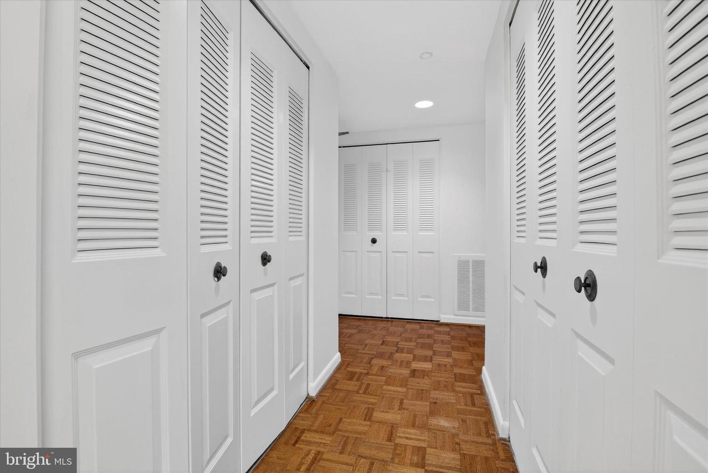 3709 GEORGE MASON DR S #710 EAST, FALLS CHURCH, Virginia 22041, 2 Bedrooms Bedrooms, ,2 BathroomsBathrooms,Residential,For sale,3709 GEORGE MASON DR S #710 EAST,VAFX2291702 MLS # VAFX2291702