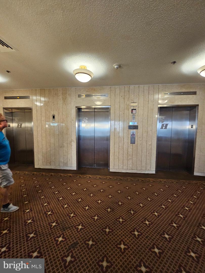 3709 GEORGE MASON DR S #710 EAST, FALLS CHURCH, Virginia 22041, 2 Bedrooms Bedrooms, ,2 BathroomsBathrooms,Residential,For sale,3709 GEORGE MASON DR S #710 EAST,VAFX2291702 MLS # VAFX2291702