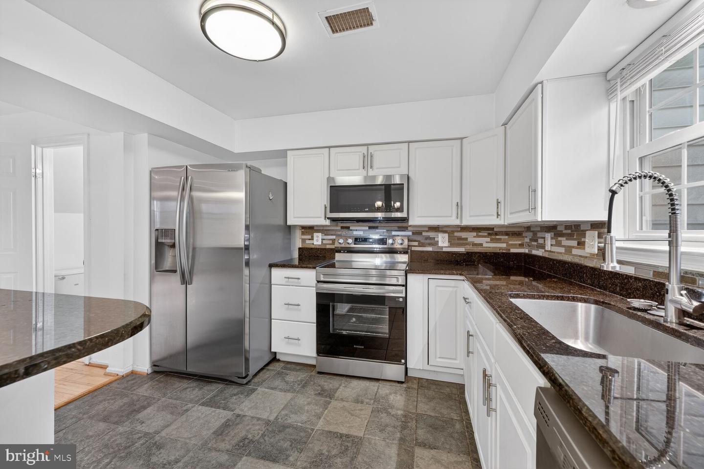 2885 BURGUNDY PL, WOODBRIDGE, Virginia 22192, 3 Bedrooms Bedrooms, ,1 BathroomBathrooms,Residential,For sale,2885 BURGUNDY PL,VAPW2112786 MLS # VAPW2112786