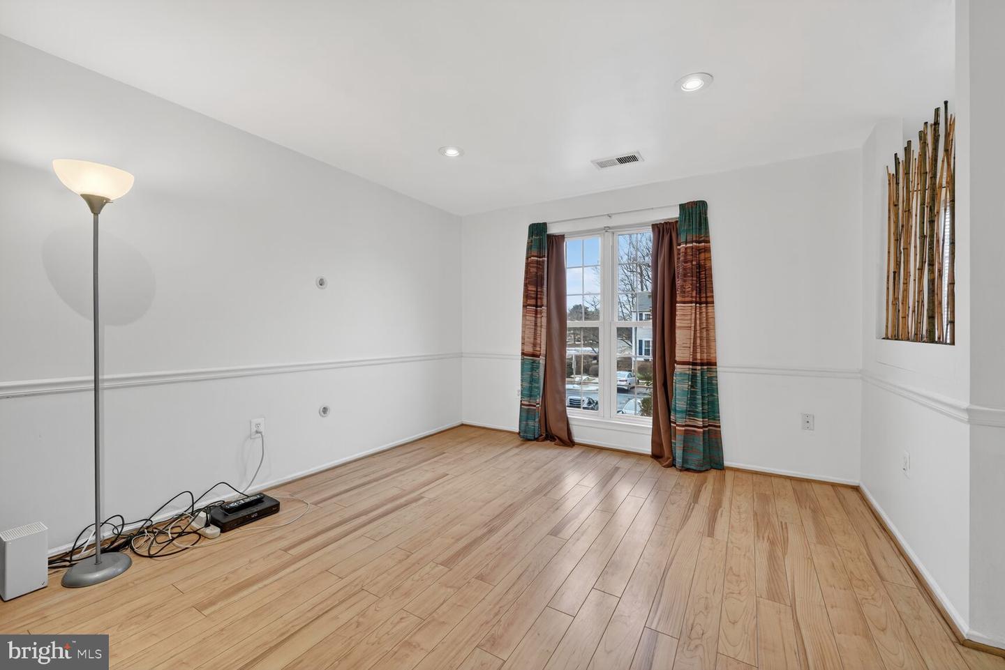 2885 BURGUNDY PL, WOODBRIDGE, Virginia 22192, 3 Bedrooms Bedrooms, ,1 BathroomBathrooms,Residential,For sale,2885 BURGUNDY PL,VAPW2112786 MLS # VAPW2112786