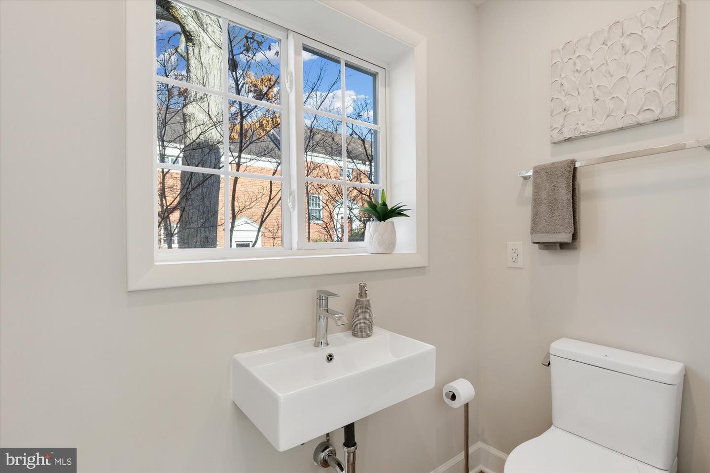 3254 GUNSTON RD, ALEXANDRIA, Virginia 22302, 2 Bedrooms Bedrooms, ,1 BathroomBathrooms,Residential,For sale,3254 GUNSTON RD,VAAX2054292 MLS # VAAX2054292 3254 GUNSTON RD, ALEXANDRIA, Virginia 22302, 2 Bedrooms Bedrooms, ,1 BathroomBathrooms,Residential,For sale,3254 GUNSTON RD,VAAX2054292 MLS # VAAX2054292