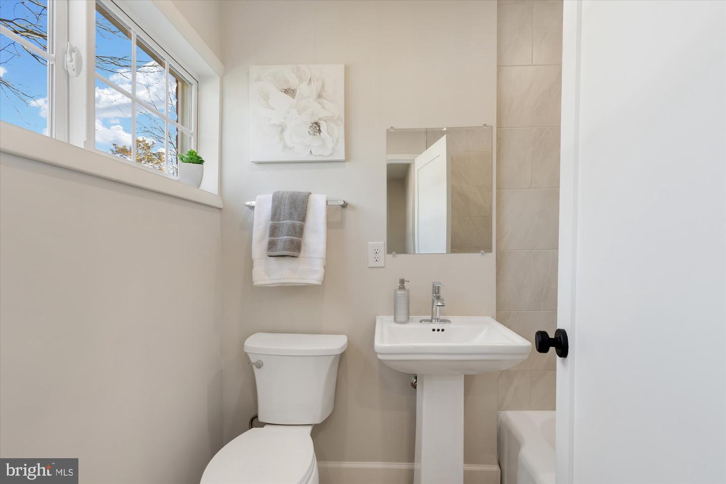 3254 GUNSTON RD, ALEXANDRIA, Virginia 22302, 2 Bedrooms Bedrooms, ,1 BathroomBathrooms,Residential,For sale,3254 GUNSTON RD,VAAX2054292 MLS # VAAX2054292 3254 GUNSTON RD, ALEXANDRIA, Virginia 22302, 2 Bedrooms Bedrooms, ,1 BathroomBathrooms,Residential,For sale,3254 GUNSTON RD,VAAX2054292 MLS # VAAX2054292