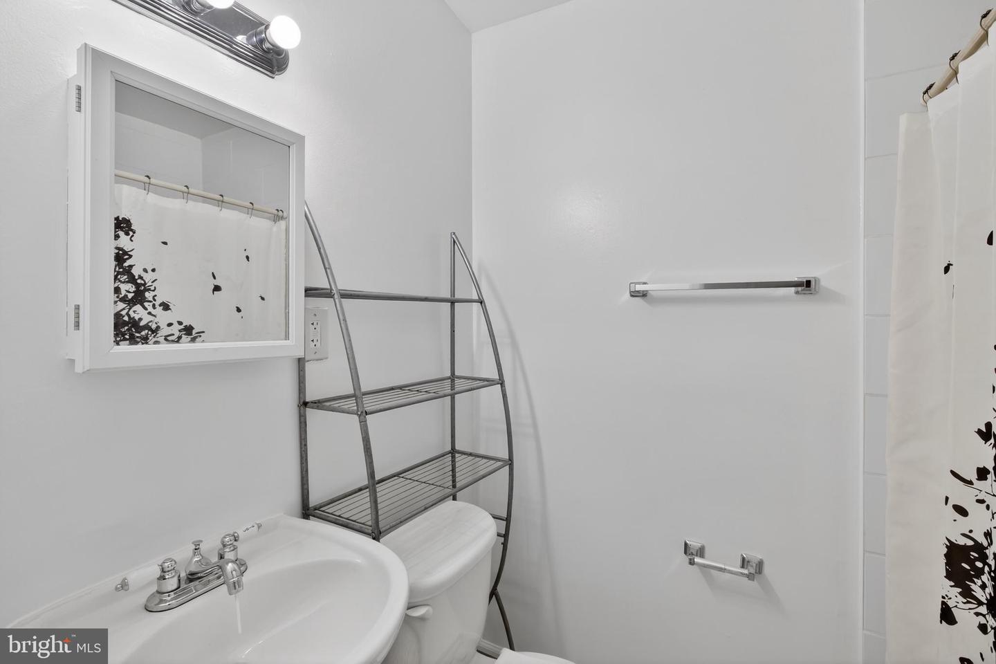 1305 ORREN ST NE, WASHINGTON, District Of Columbia 20002, 4 Bedrooms Bedrooms, ,4 BathroomsBathrooms,Residential,For sale,1305 ORREN ST NE,DCDC2246850 MLS # DCDC2246850