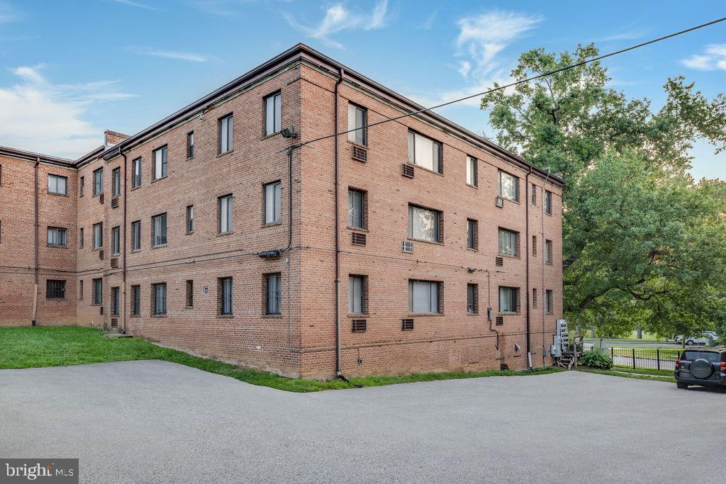 4717 1ST ST SW #203, WASHINGTON, District Of Columbia 20032, 1 Bedroom Bedrooms, ,1 BathroomBathrooms,Residential,For sale,4717 1ST ST SW #203,DCDC2205014 MLS # DCDC2205014 4717 1ST ST SW #203, WASHINGTON, District Of Columbia 20032, 1 Bedroom Bedrooms, ,1 BathroomBathrooms,Residential,For sale,4717 1ST ST SW #203,DCDC2205014 MLS # DCDC2205014