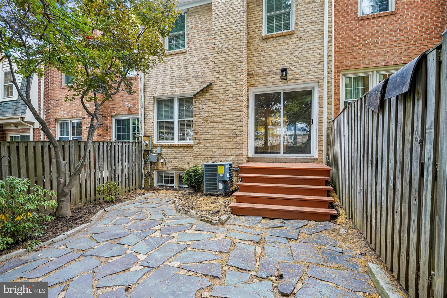 7422 CHUMMLEY CT, FALLS CHURCH, Virginia 22043, 3 Bedrooms Bedrooms, ,3 BathroomsBathrooms,Residential,For sale,7422 CHUMMLEY CT,VAFX2273956 MLS # VAFX2273956