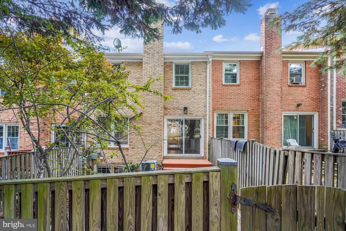 7422 CHUMMLEY CT, FALLS CHURCH, Virginia 22043, 3 Bedrooms Bedrooms, ,3 BathroomsBathrooms,Residential,For sale,7422 CHUMMLEY CT,VAFX2273956 MLS # VAFX2273956