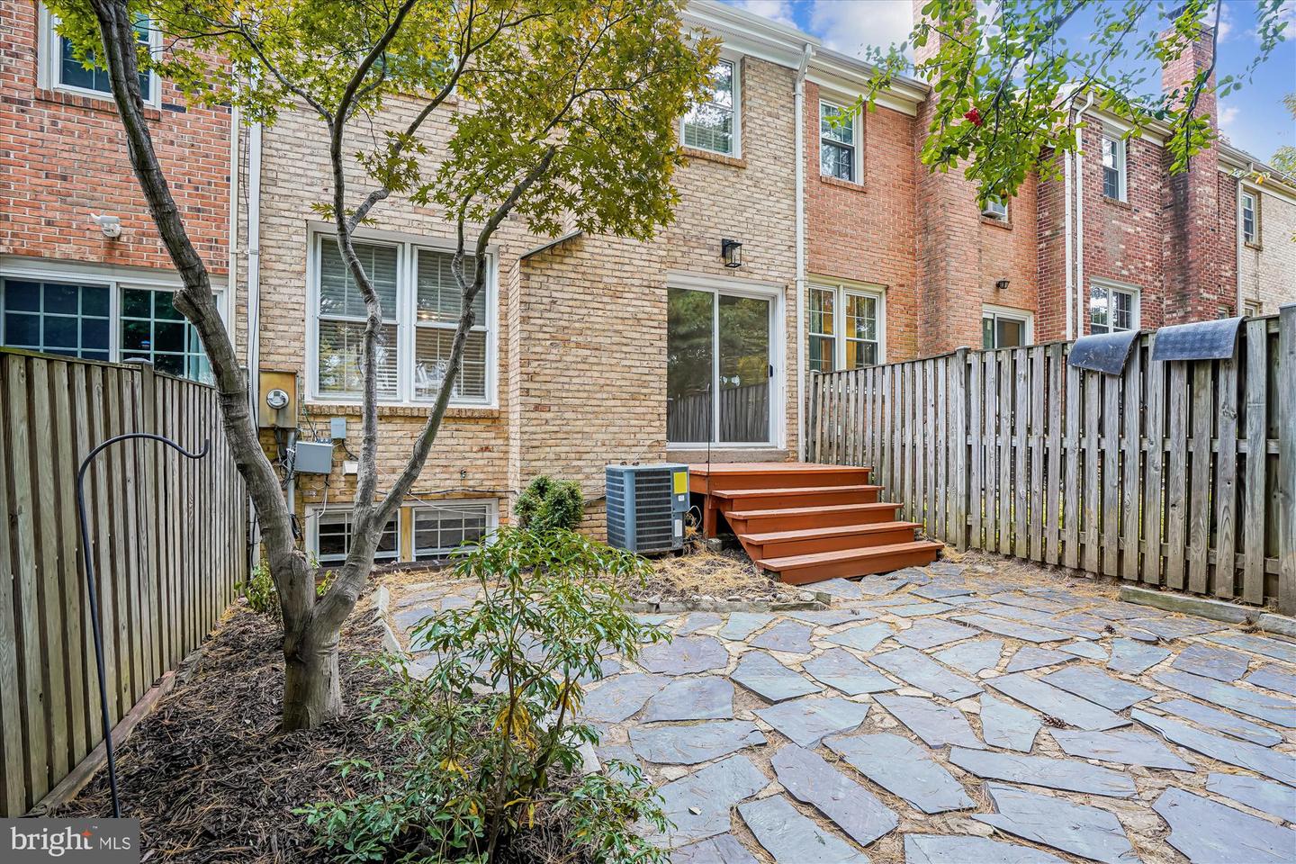 7422 CHUMMLEY CT, FALLS CHURCH, Virginia 22043, 3 Bedrooms Bedrooms, ,3 BathroomsBathrooms,Residential,For sale,7422 CHUMMLEY CT,VAFX2273956 MLS # VAFX2273956