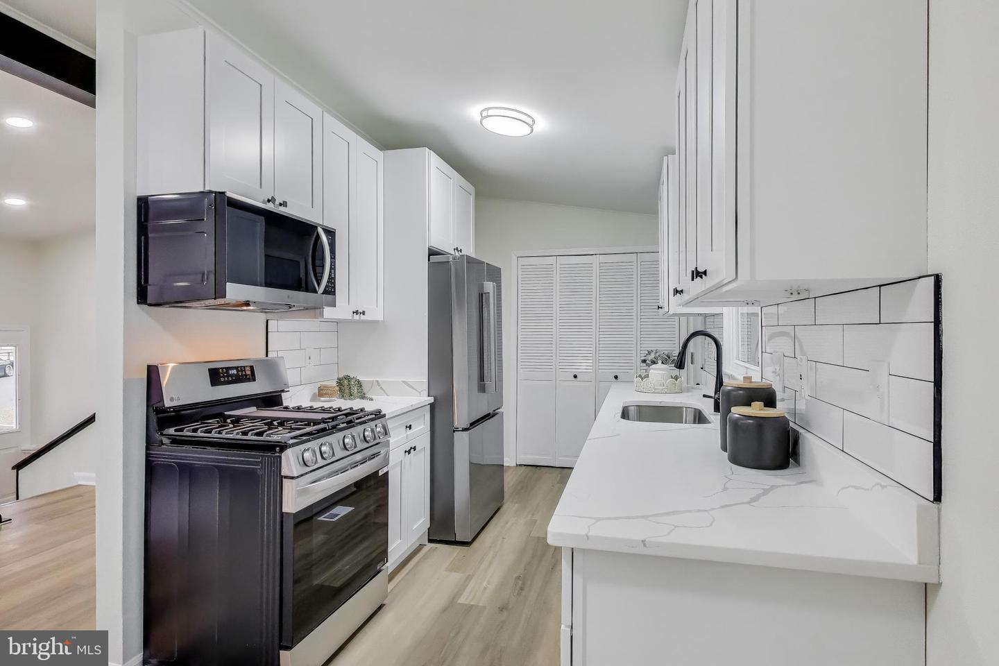 18905 RED OAK LN, TRIANGLE, Virginia 22172, 5 Bedrooms Bedrooms, ,2 BathroomsBathrooms,Residential,For sale,18905 RED OAK LN,VAPW2109606 MLS # VAPW2109606 18905 RED OAK LN, TRIANGLE, Virginia 22172, 5 Bedrooms Bedrooms, ,2 BathroomsBathrooms,Residential,For sale,18905 RED OAK LN,VAPW2109606 MLS # VAPW2109606