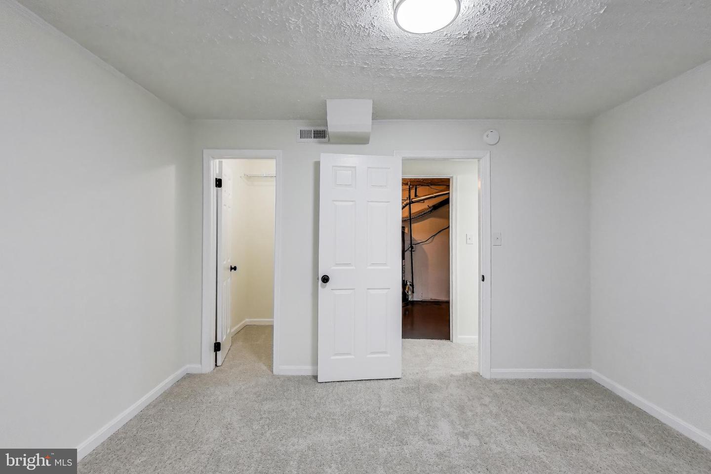 18905 RED OAK LN, TRIANGLE, Virginia 22172, 5 Bedrooms Bedrooms, ,2 BathroomsBathrooms,Residential,For sale,18905 RED OAK LN,VAPW2109606 MLS # VAPW2109606 18905 RED OAK LN, TRIANGLE, Virginia 22172, 5 Bedrooms Bedrooms, ,2 BathroomsBathrooms,Residential,For sale,18905 RED OAK LN,VAPW2109606 MLS # VAPW2109606