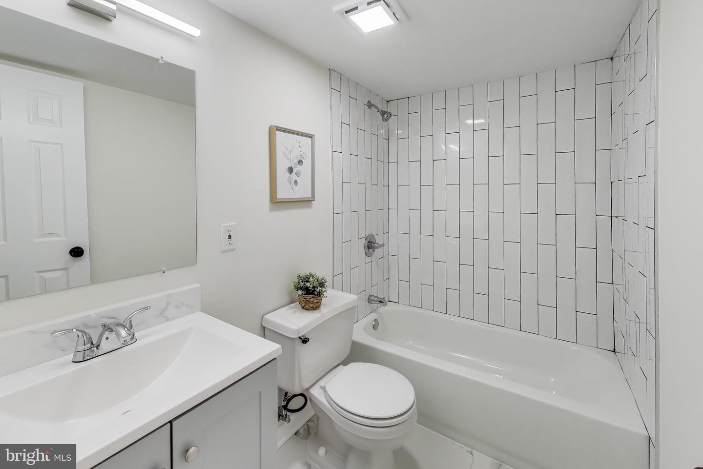 18905 RED OAK LN, TRIANGLE, Virginia 22172, 5 Bedrooms Bedrooms, ,2 BathroomsBathrooms,Residential,For sale,18905 RED OAK LN,VAPW2109606 MLS # VAPW2109606 18905 RED OAK LN, TRIANGLE, Virginia 22172, 5 Bedrooms Bedrooms, ,2 BathroomsBathrooms,Residential,For sale,18905 RED OAK LN,VAPW2109606 MLS # VAPW2109606