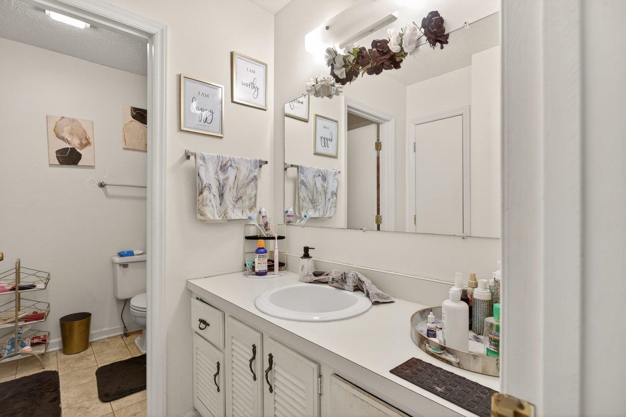 860 VINE ST, HARRISONBURG, Virginia 22801, 2 Bedrooms Bedrooms, ,1 BathroomBathrooms,Residential,860 VINE ST,673018 MLS # 673018