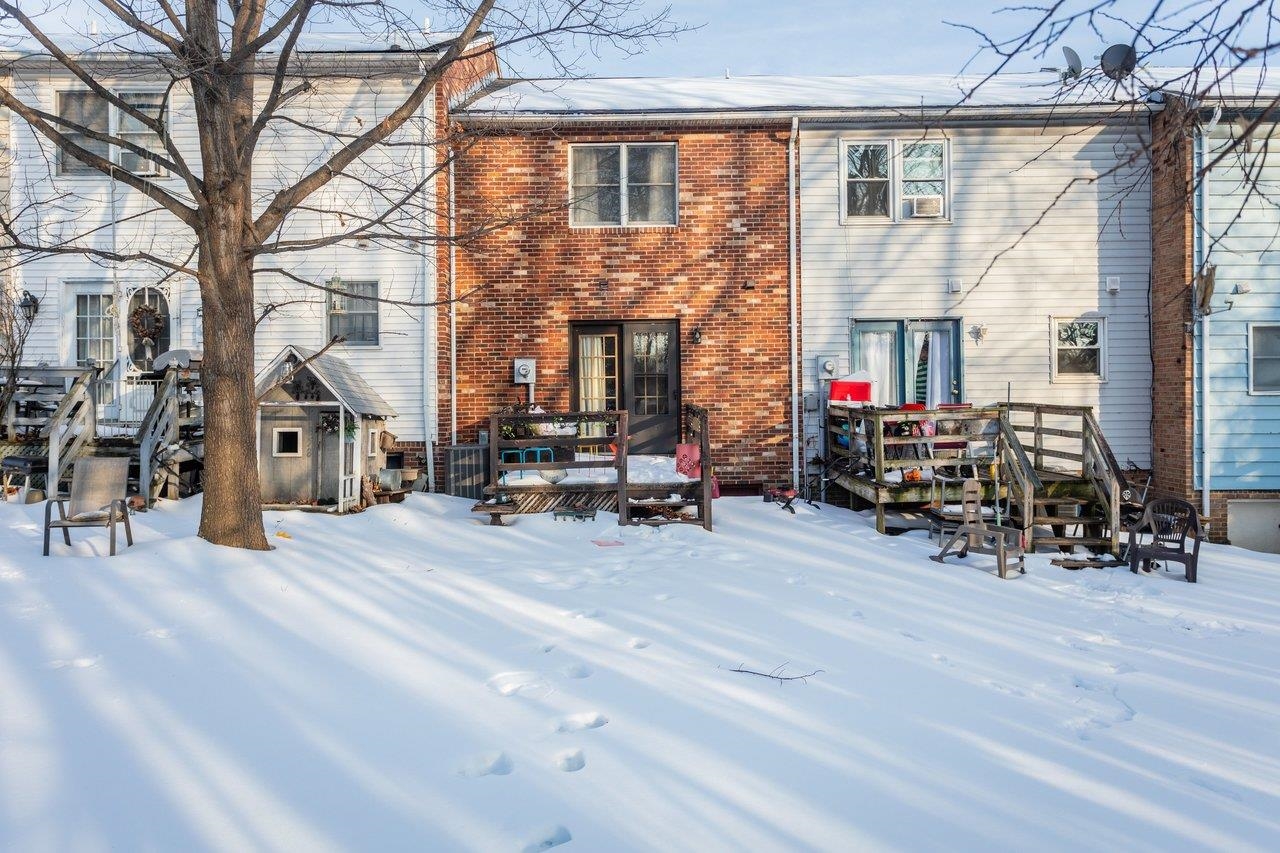 860 VINE ST, HARRISONBURG, Virginia 22801, 2 Bedrooms Bedrooms, ,1 BathroomBathrooms,Residential,860 VINE ST,673018 MLS # 673018