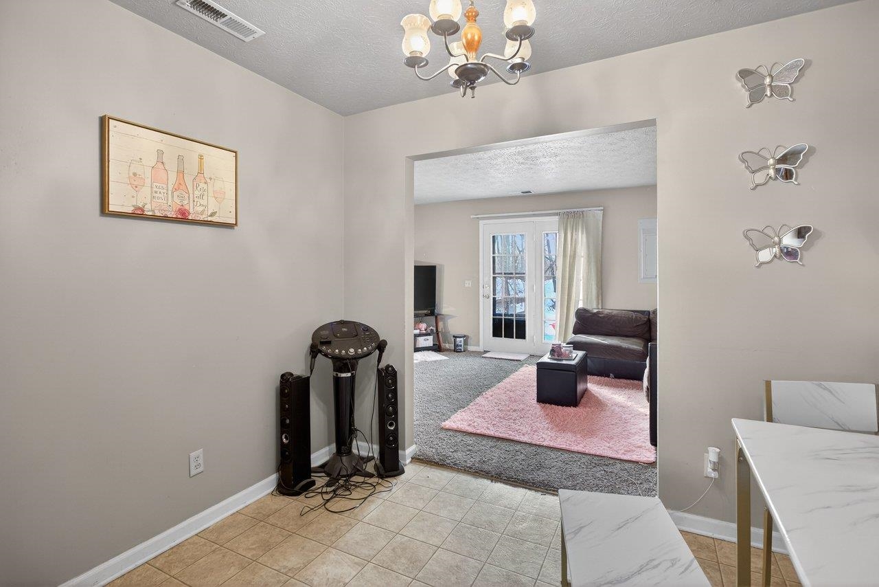 860 VINE ST, HARRISONBURG, Virginia 22801, 2 Bedrooms Bedrooms, ,1 BathroomBathrooms,Residential,860 VINE ST,673018 MLS # 673018