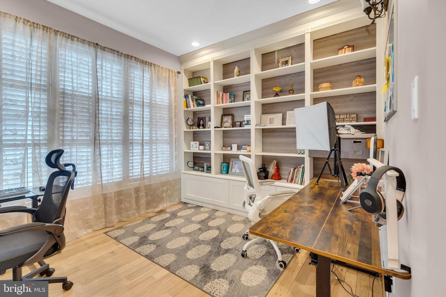 43553 DEMPSEY LN, CHANTILLY, Virginia 20152, 4 Bedrooms Bedrooms, ,3 BathroomsBathrooms,Residential,For sale,43553 DEMPSEY LN,VALO2113900 MLS # VALO2113900