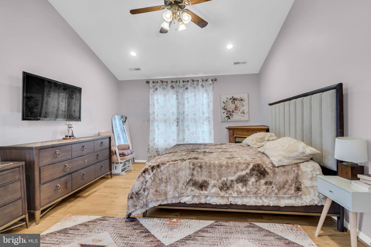 43553 DEMPSEY LN, CHANTILLY, Virginia 20152, 4 Bedrooms Bedrooms, ,3 BathroomsBathrooms,Residential,For sale,43553 DEMPSEY LN,VALO2113900 MLS # VALO2113900