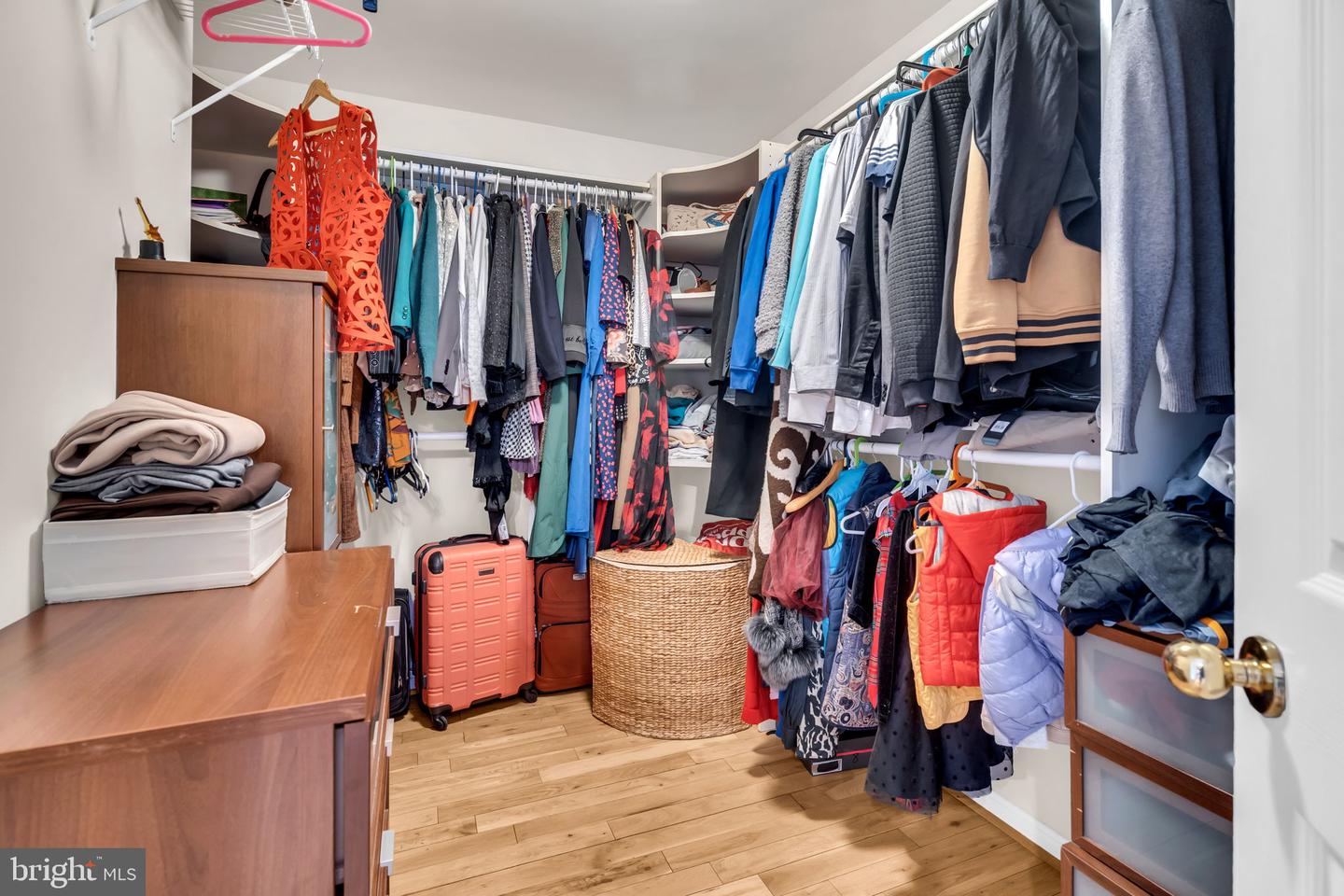 43553 DEMPSEY LN, CHANTILLY, Virginia 20152, 4 Bedrooms Bedrooms, ,3 BathroomsBathrooms,Residential,For sale,43553 DEMPSEY LN,VALO2113900 MLS # VALO2113900