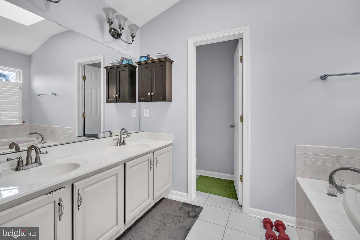 43553 DEMPSEY LN, CHANTILLY, Virginia 20152, 4 Bedrooms Bedrooms, ,3 BathroomsBathrooms,Residential,For sale,43553 DEMPSEY LN,VALO2113900 MLS # VALO2113900