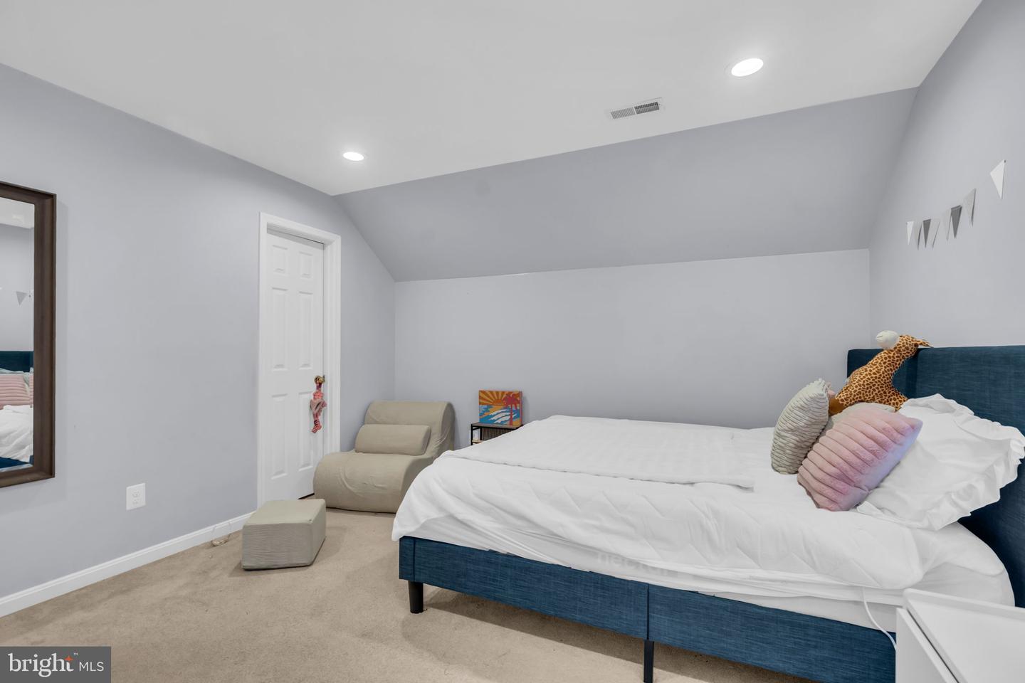 43553 DEMPSEY LN, CHANTILLY, Virginia 20152, 4 Bedrooms Bedrooms, ,3 BathroomsBathrooms,Residential,For sale,43553 DEMPSEY LN,VALO2113900 MLS # VALO2113900