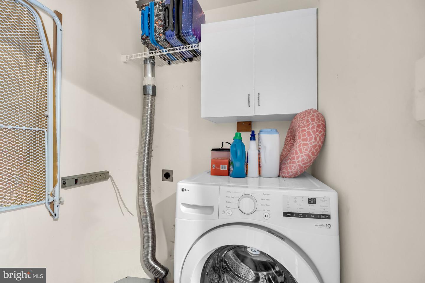 43553 DEMPSEY LN, CHANTILLY, Virginia 20152, 4 Bedrooms Bedrooms, ,3 BathroomsBathrooms,Residential,For sale,43553 DEMPSEY LN,VALO2113900 MLS # VALO2113900