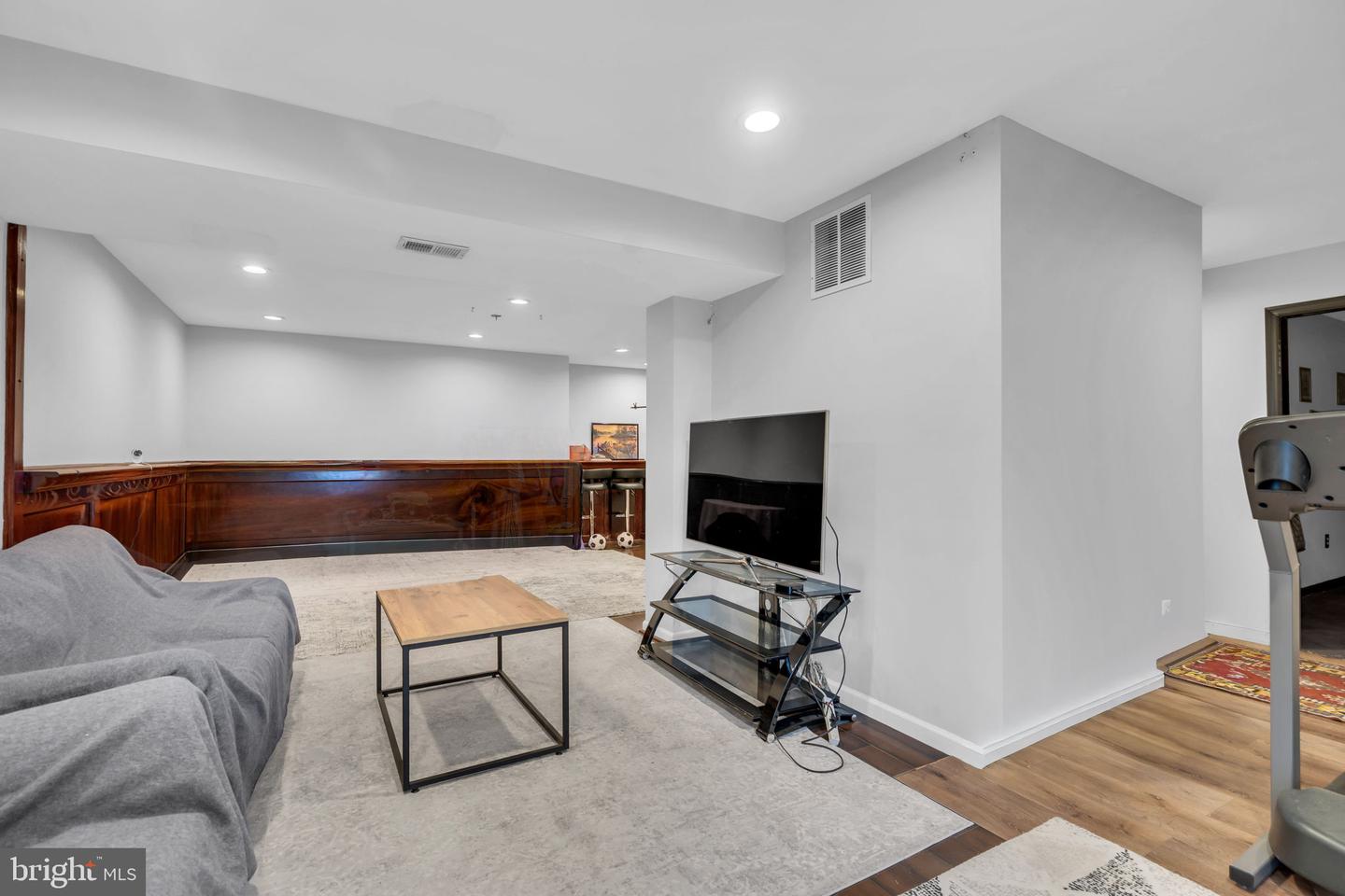 43553 DEMPSEY LN, CHANTILLY, Virginia 20152, 4 Bedrooms Bedrooms, ,3 BathroomsBathrooms,Residential,For sale,43553 DEMPSEY LN,VALO2113900 MLS # VALO2113900