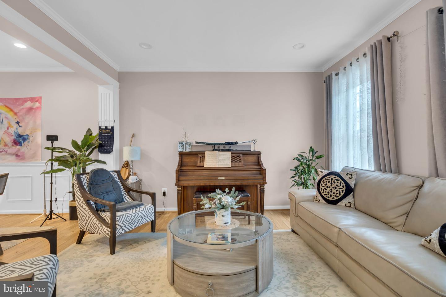 43553 DEMPSEY LN, CHANTILLY, Virginia 20152, 4 Bedrooms Bedrooms, ,3 BathroomsBathrooms,Residential,For sale,43553 DEMPSEY LN,VALO2113900 MLS # VALO2113900