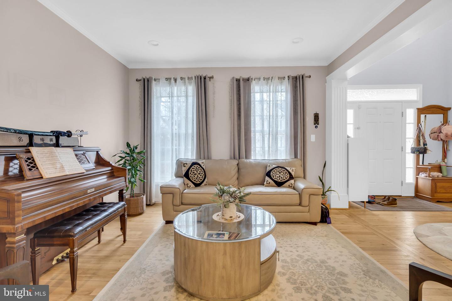 43553 DEMPSEY LN, CHANTILLY, Virginia 20152, 4 Bedrooms Bedrooms, ,3 BathroomsBathrooms,Residential,For sale,43553 DEMPSEY LN,VALO2113900 MLS # VALO2113900