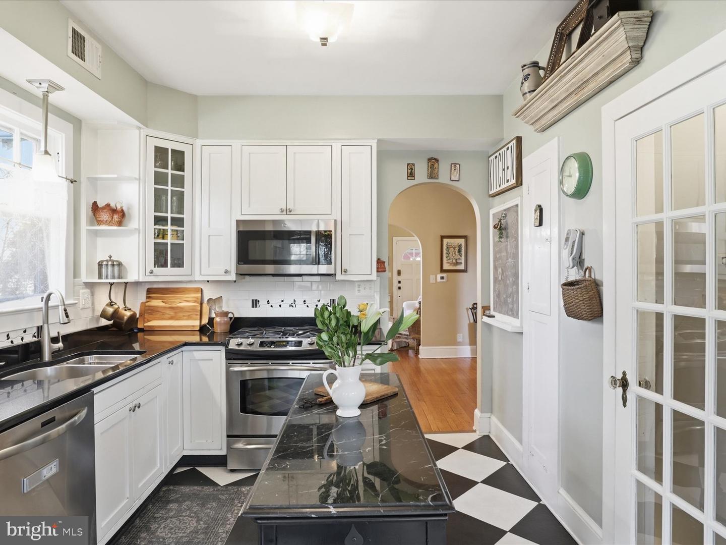 2406 LESLIE AVE, ALEXANDRIA, Virginia 22301, 4 Bedrooms Bedrooms, ,3 BathroomsBathrooms,Residential,For sale,2406 LESLIE AVE,VAAX2053246 MLS # VAAX2053246 2406 LESLIE AVE, ALEXANDRIA, Virginia 22301, 4 Bedrooms Bedrooms, ,3 BathroomsBathrooms,Residential,For sale,2406 LESLIE AVE,VAAX2053246 MLS # VAAX2053246