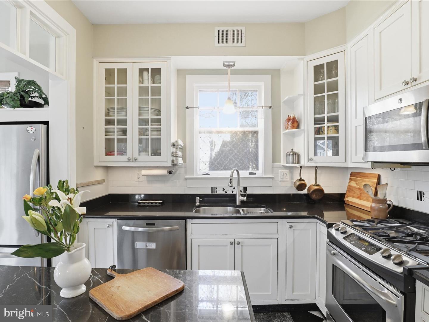 2406 LESLIE AVE, ALEXANDRIA, Virginia 22301, 4 Bedrooms Bedrooms, ,3 BathroomsBathrooms,Residential,For sale,2406 LESLIE AVE,VAAX2053246 MLS # VAAX2053246 2406 LESLIE AVE, ALEXANDRIA, Virginia 22301, 4 Bedrooms Bedrooms, ,3 BathroomsBathrooms,Residential,For sale,2406 LESLIE AVE,VAAX2053246 MLS # VAAX2053246