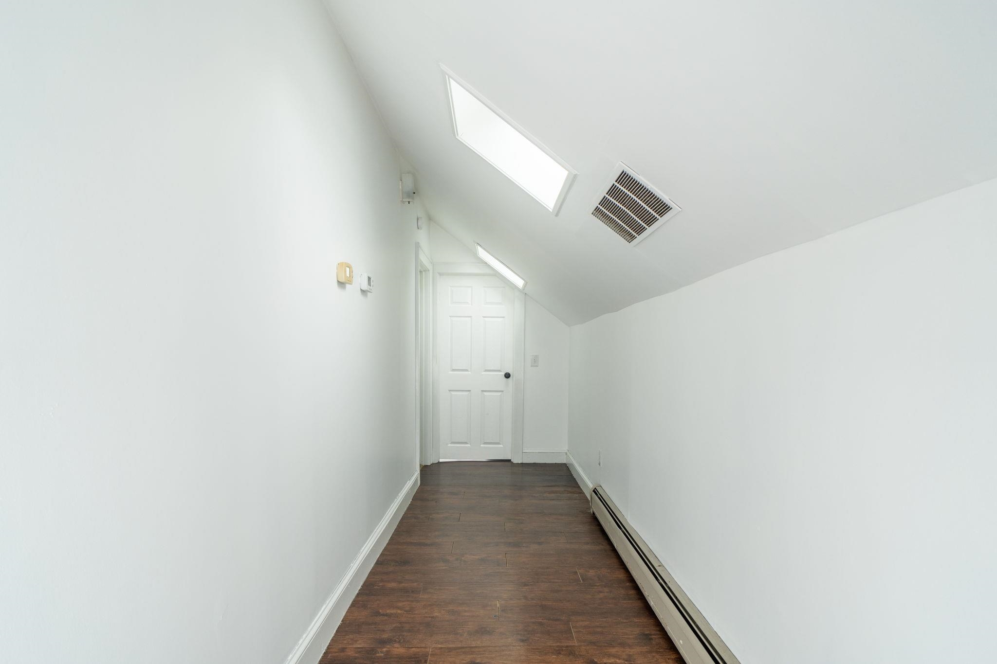 200 MONUMENT AVE, HARRISONBURG, Virginia 22801, 5 Bedrooms Bedrooms, ,2 BathroomsBathrooms,Residential,200 MONUMENT AVE,673432 MLS # 673432