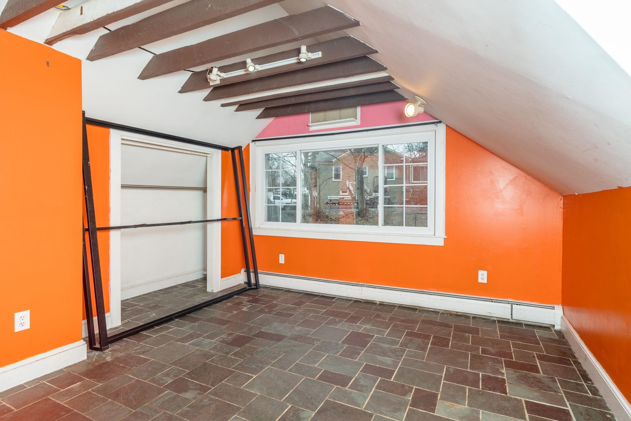 200 MONUMENT AVE, HARRISONBURG, Virginia 22801, 5 Bedrooms Bedrooms, ,2 BathroomsBathrooms,Residential,200 MONUMENT AVE,673432 MLS # 673432