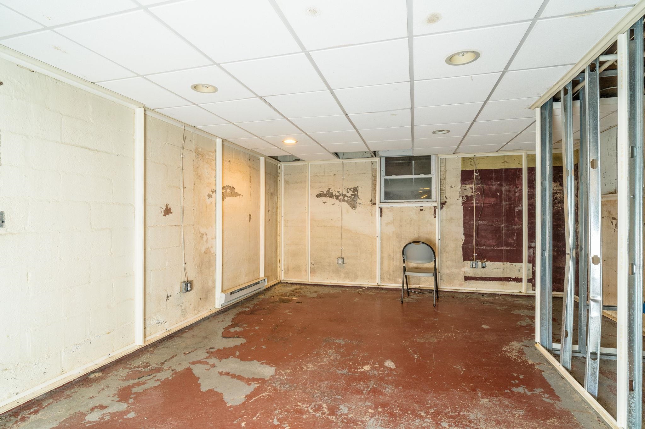 200 MONUMENT AVE, HARRISONBURG, Virginia 22801, 5 Bedrooms Bedrooms, ,2 BathroomsBathrooms,Residential,200 MONUMENT AVE,673432 MLS # 673432