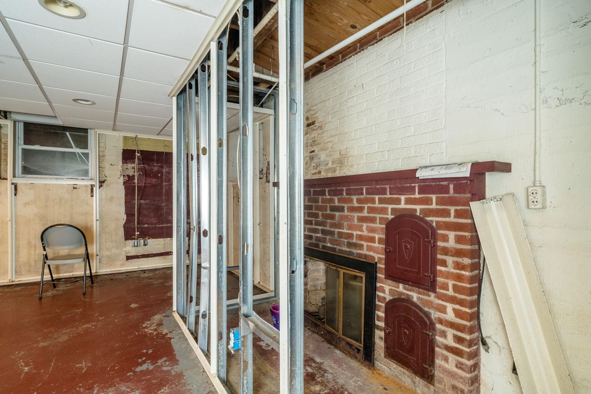 200 MONUMENT AVE, HARRISONBURG, Virginia 22801, 5 Bedrooms Bedrooms, ,2 BathroomsBathrooms,Residential,200 MONUMENT AVE,673432 MLS # 673432