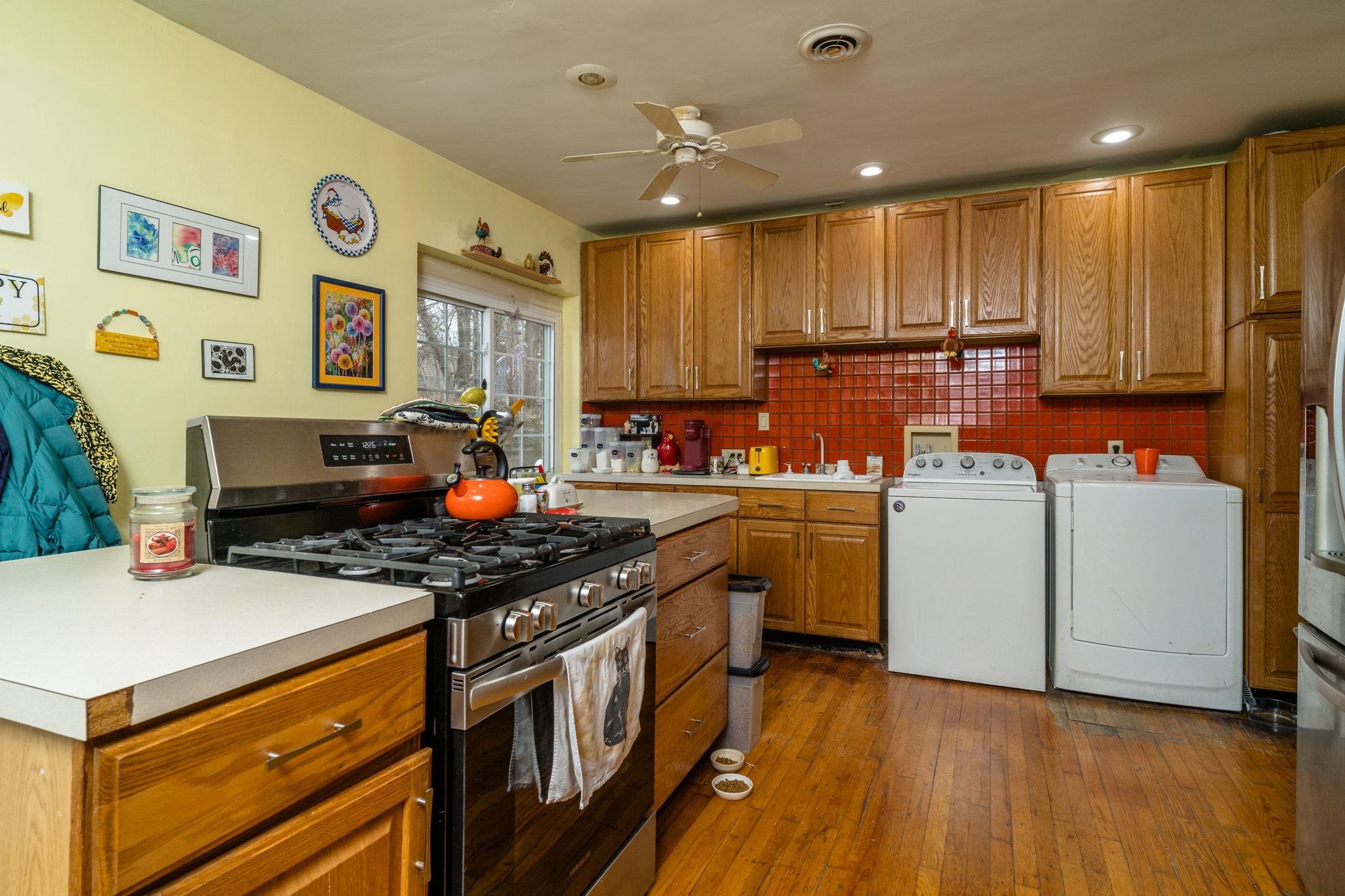 200 MONUMENT AVE, HARRISONBURG, Virginia 22801, 5 Bedrooms Bedrooms, ,2 BathroomsBathrooms,Residential,200 MONUMENT AVE,673432 MLS # 673432