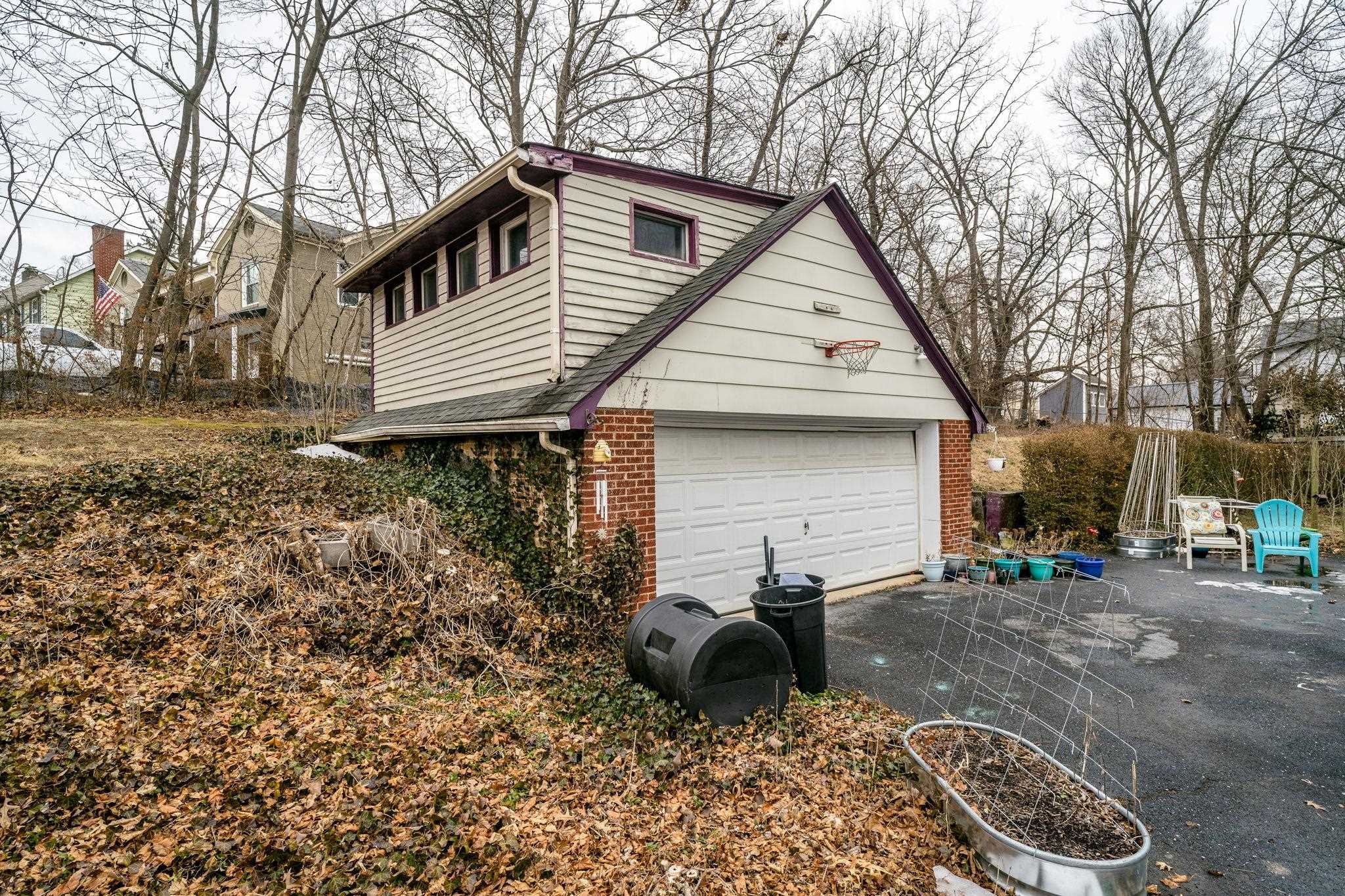 200 MONUMENT AVE, HARRISONBURG, Virginia 22801, 5 Bedrooms Bedrooms, ,2 BathroomsBathrooms,Residential,200 MONUMENT AVE,673432 MLS # 673432