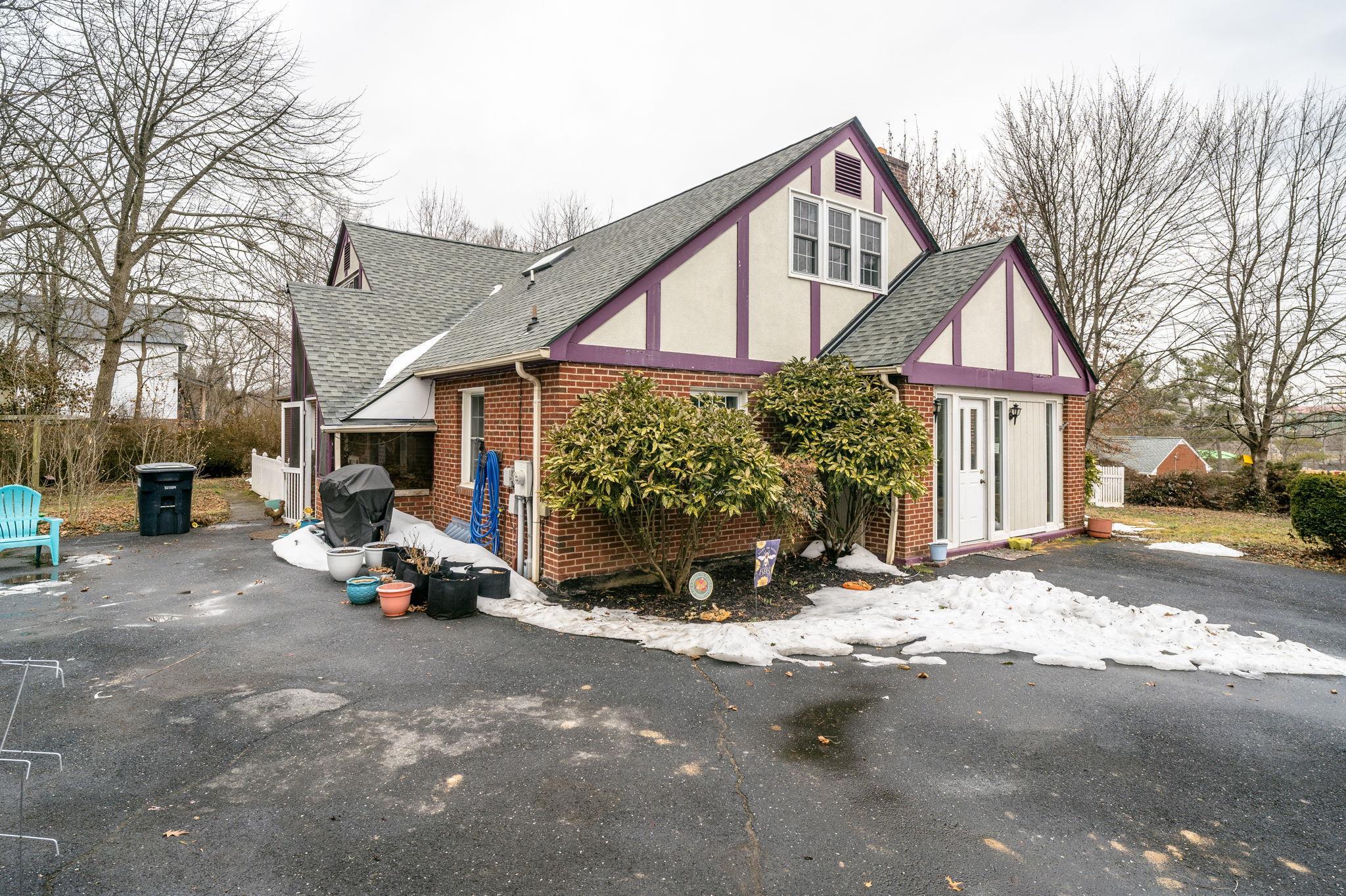 200 MONUMENT AVE, HARRISONBURG, Virginia 22801, 5 Bedrooms Bedrooms, ,2 BathroomsBathrooms,Residential,200 MONUMENT AVE,673432 MLS # 673432