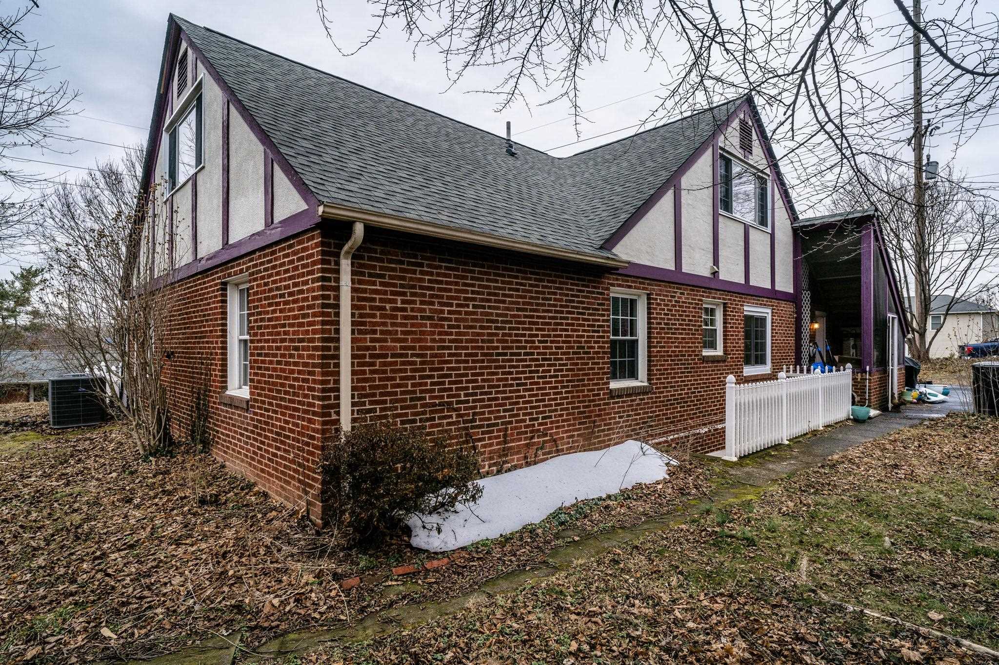 200 MONUMENT AVE, HARRISONBURG, Virginia 22801, 5 Bedrooms Bedrooms, ,2 BathroomsBathrooms,Residential,200 MONUMENT AVE,673432 MLS # 673432