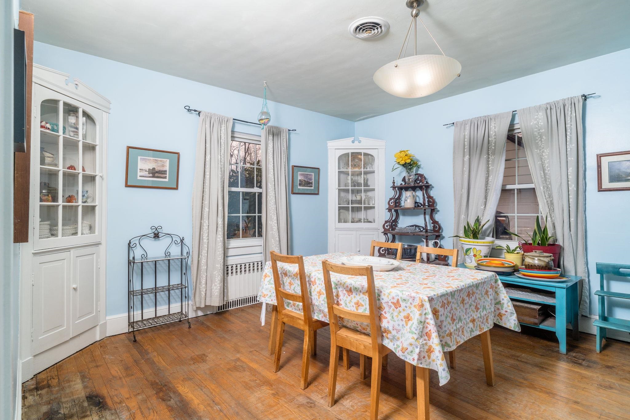 200 MONUMENT AVE, HARRISONBURG, Virginia 22801, 5 Bedrooms Bedrooms, ,2 BathroomsBathrooms,Residential,200 MONUMENT AVE,673432 MLS # 673432