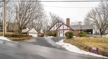 200 MONUMENT AVE, HARRISONBURG, Virginia 22801, 5 Bedrooms Bedrooms, ,2 BathroomsBathrooms,Residential,200 MONUMENT AVE,673432 MLS # 673432