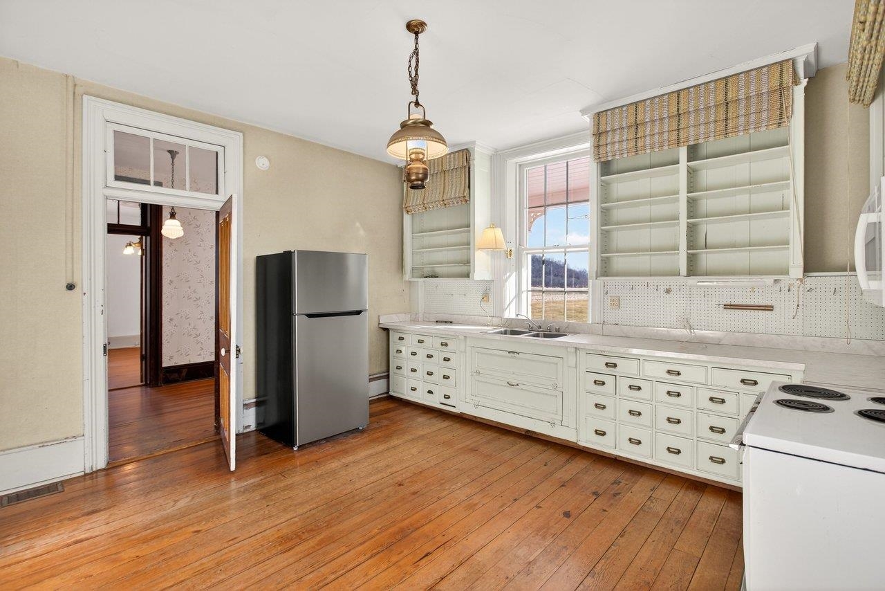 17442 EVERGREEN VALLEY RD, TIMBERVILLE, Virginia 22853, 6 Bedrooms Bedrooms, ,3 BathroomsBathrooms,Residential,