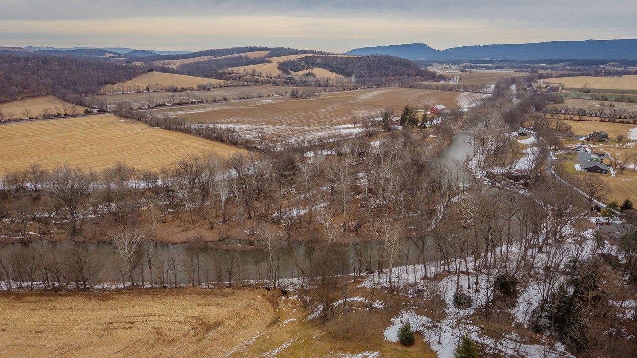 17442 EVERGREEN VALLEY RD, TIMBERVILLE, Virginia 22853, 6 Bedrooms Bedrooms, ,3 BathroomsBathrooms,Residential,