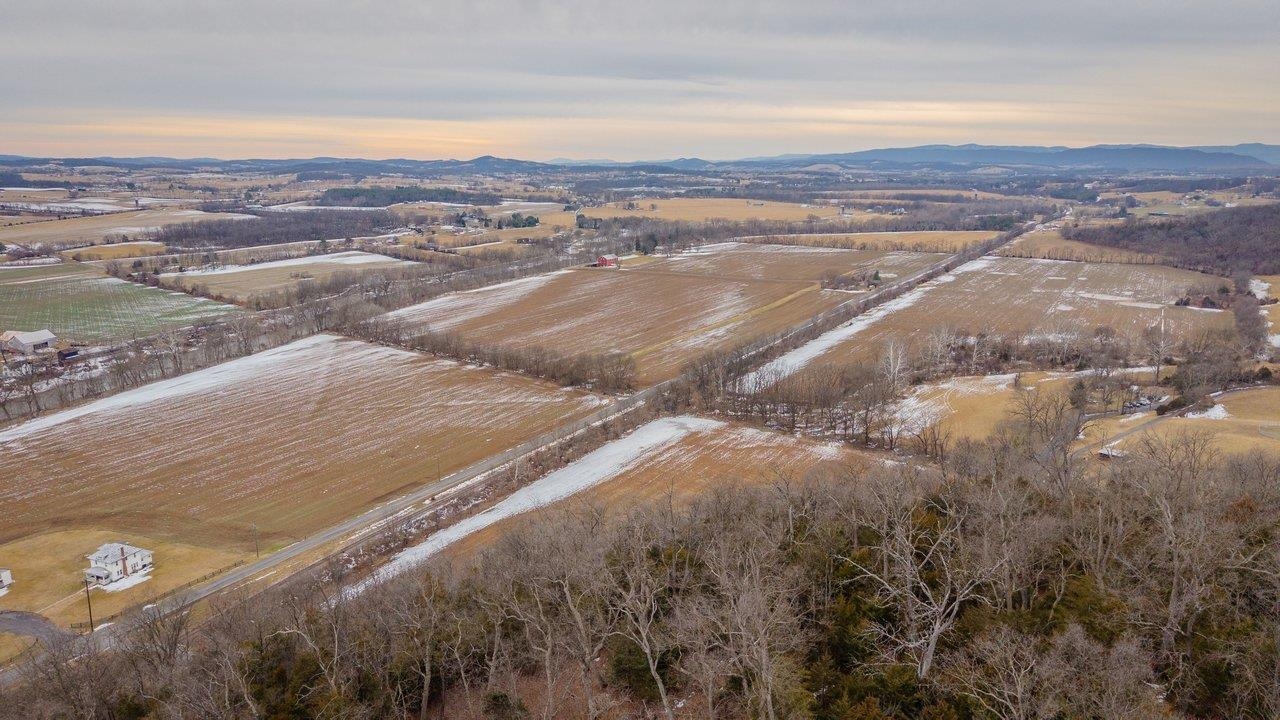 17442 EVERGREEN VALLEY RD, TIMBERVILLE, Virginia 22853, 6 Bedrooms Bedrooms, ,3 BathroomsBathrooms,Residential,