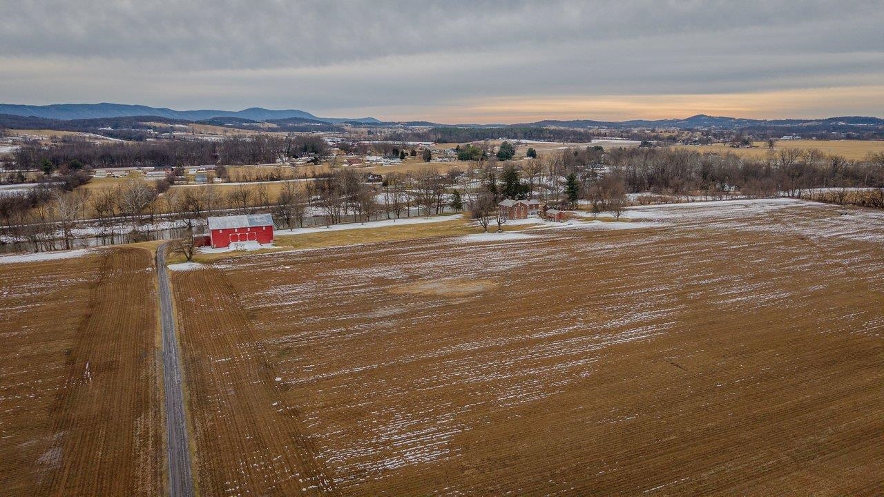 17442 EVERGREEN VALLEY RD, TIMBERVILLE, Virginia 22853, 6 Bedrooms Bedrooms, ,3 BathroomsBathrooms,Residential,