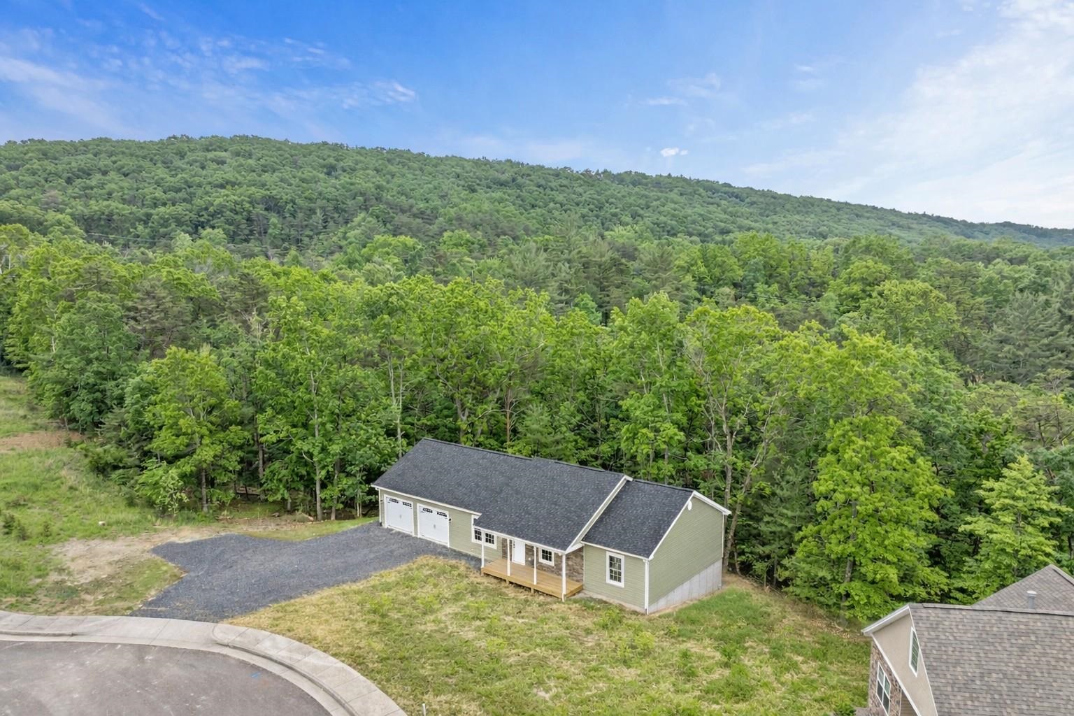 201 CREEK VALLEY DR, BASYE, Virginia 22810, 3 Bedrooms Bedrooms, ,2 BathroomsBathrooms,Residential,201 CREEK VALLEY DR,673447 MLS # 673447