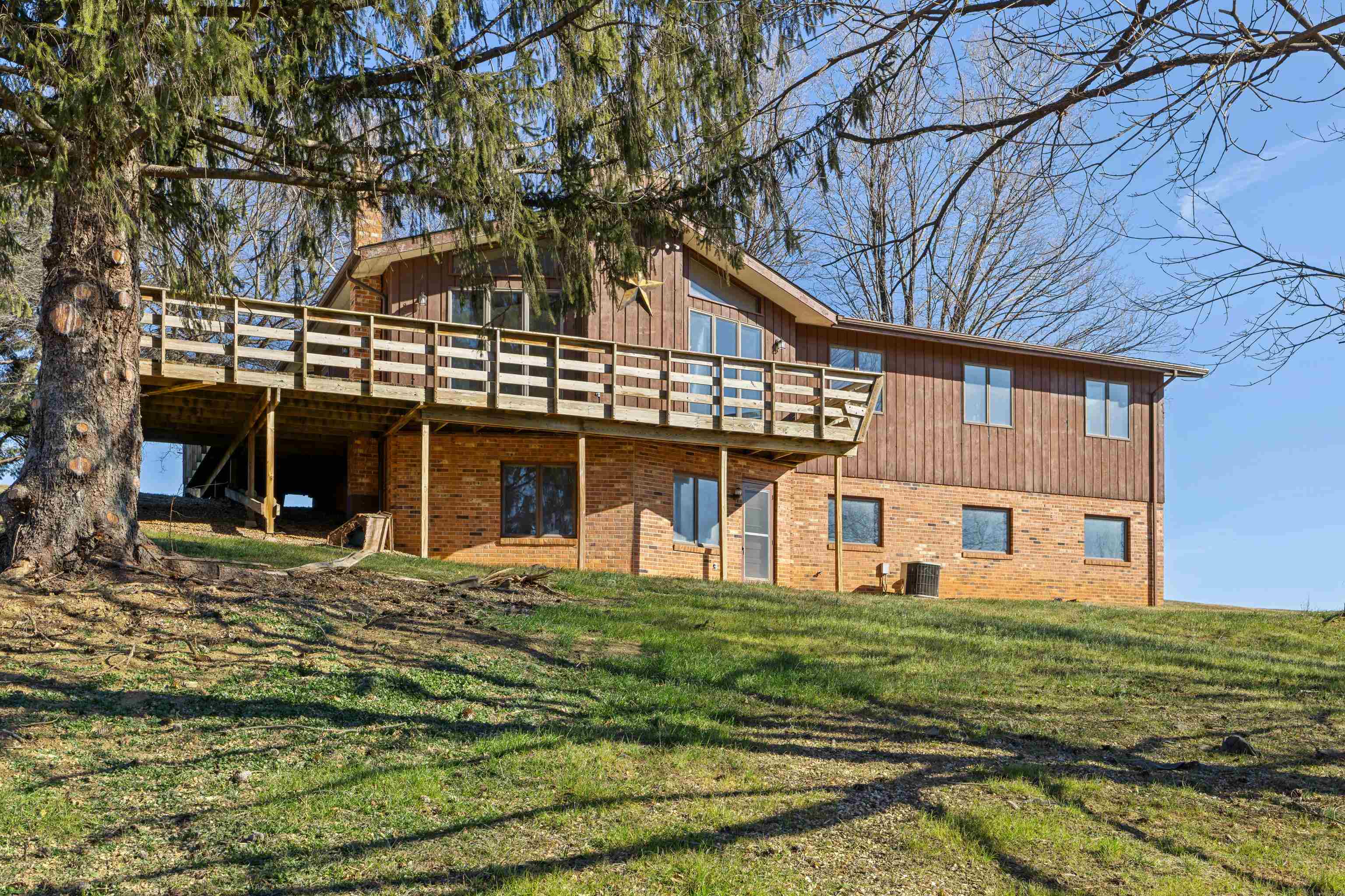 355 FAIRBURN RD, MOUNT SOLON, Virginia 22843, 3 Bedrooms Bedrooms, ,2 BathroomsBathrooms,Residential,355 FAIRBURN RD,673452 MLS # 673452