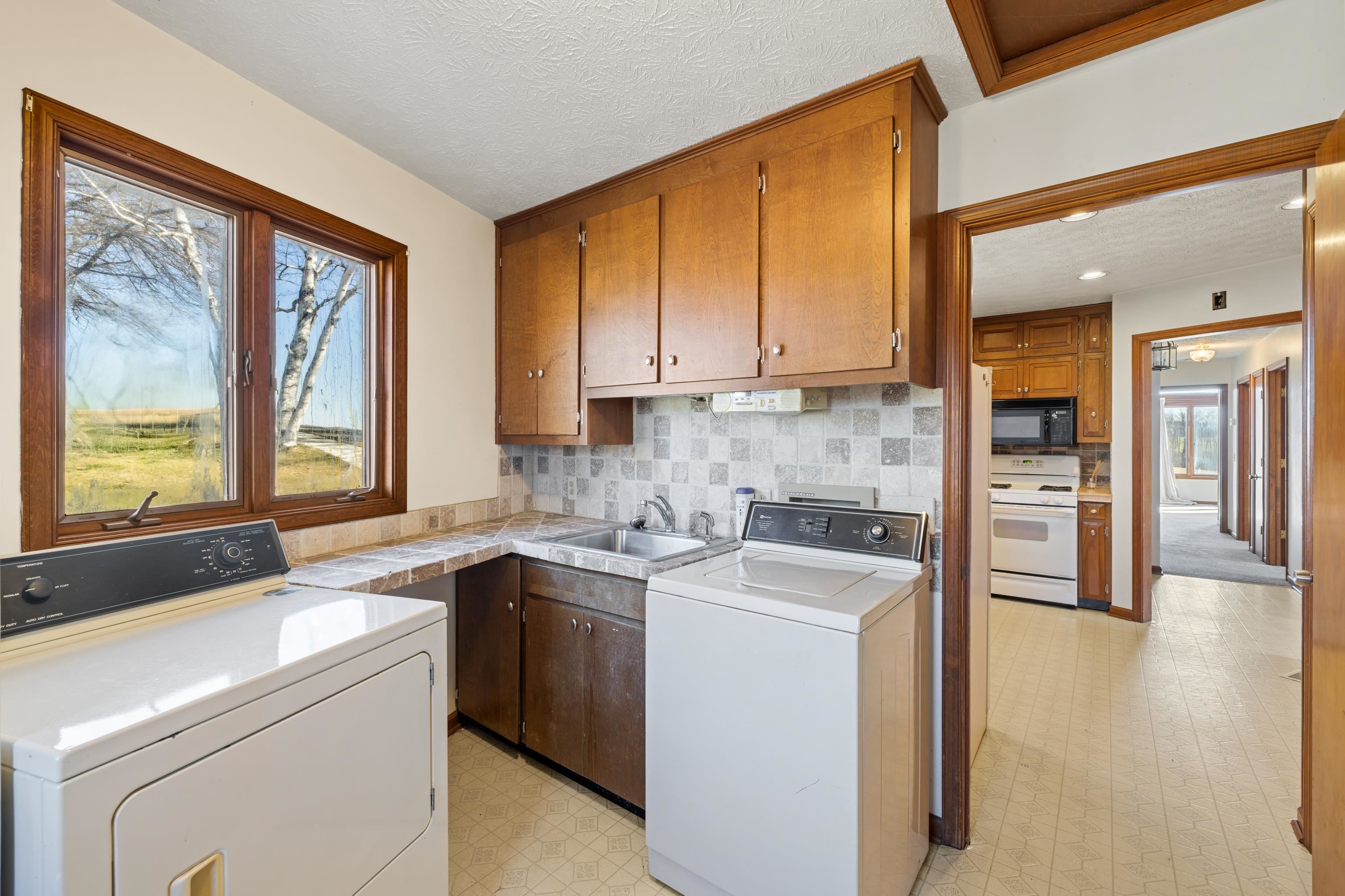 355 FAIRBURN RD, MOUNT SOLON, Virginia 22843, 3 Bedrooms Bedrooms, ,2 BathroomsBathrooms,Residential,355 FAIRBURN RD,673452 MLS # 673452