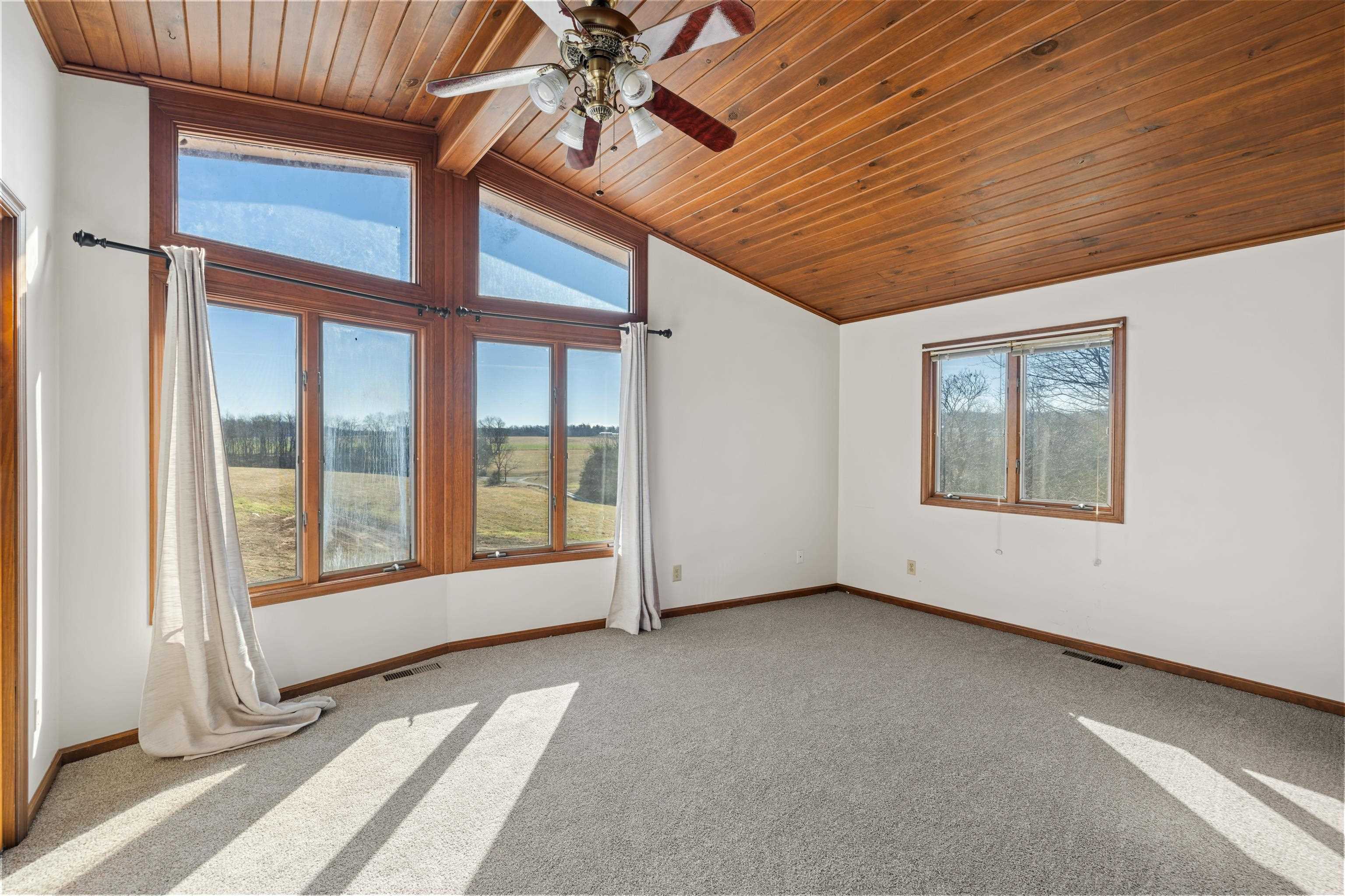 355 FAIRBURN RD, MOUNT SOLON, Virginia 22843, 3 Bedrooms Bedrooms, ,2 BathroomsBathrooms,Residential,355 FAIRBURN RD,673452 MLS # 673452