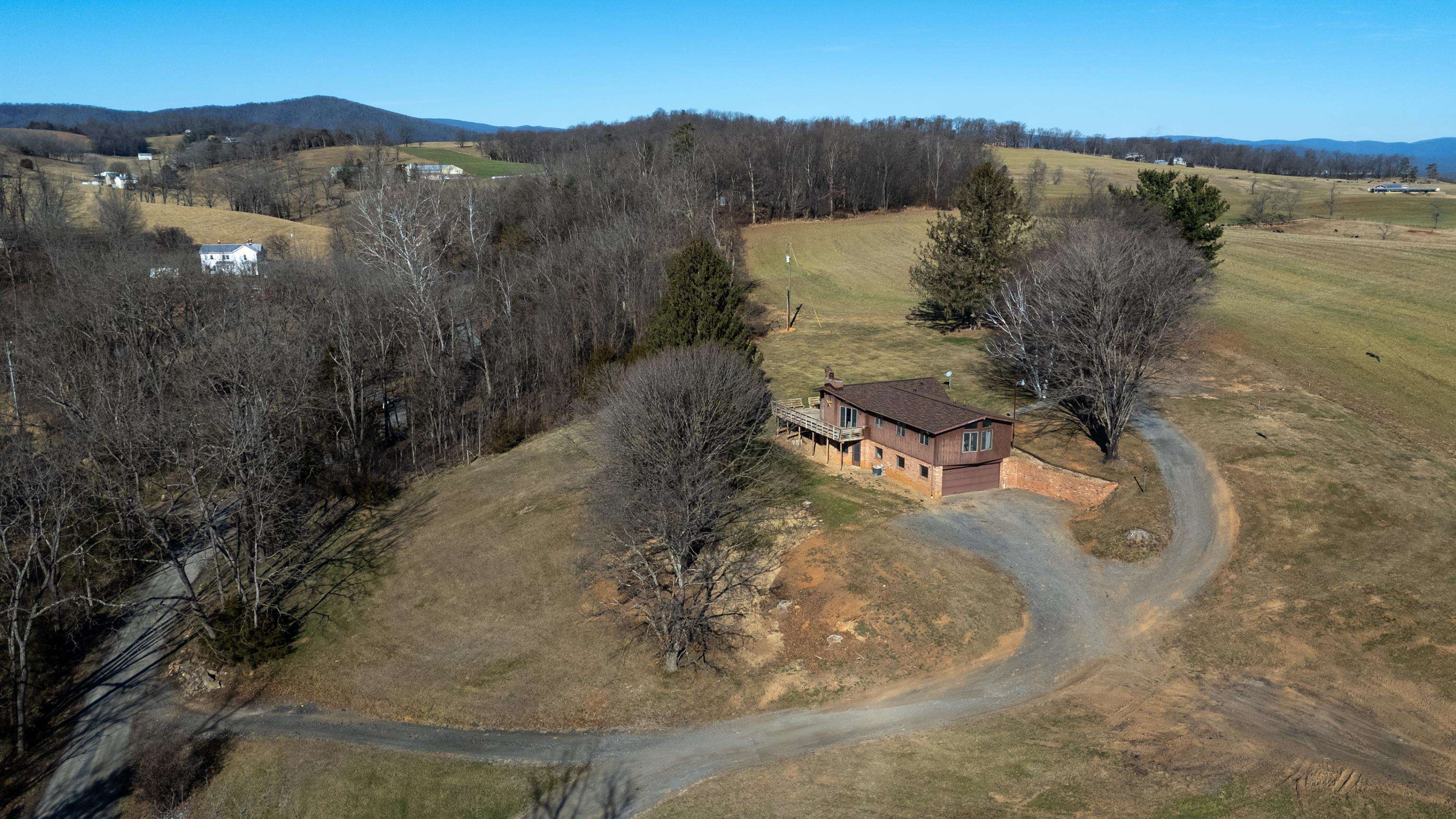 355 FAIRBURN RD, MOUNT SOLON, Virginia 22843, 3 Bedrooms Bedrooms, ,2 BathroomsBathrooms,Residential,355 FAIRBURN RD,673452 MLS # 673452