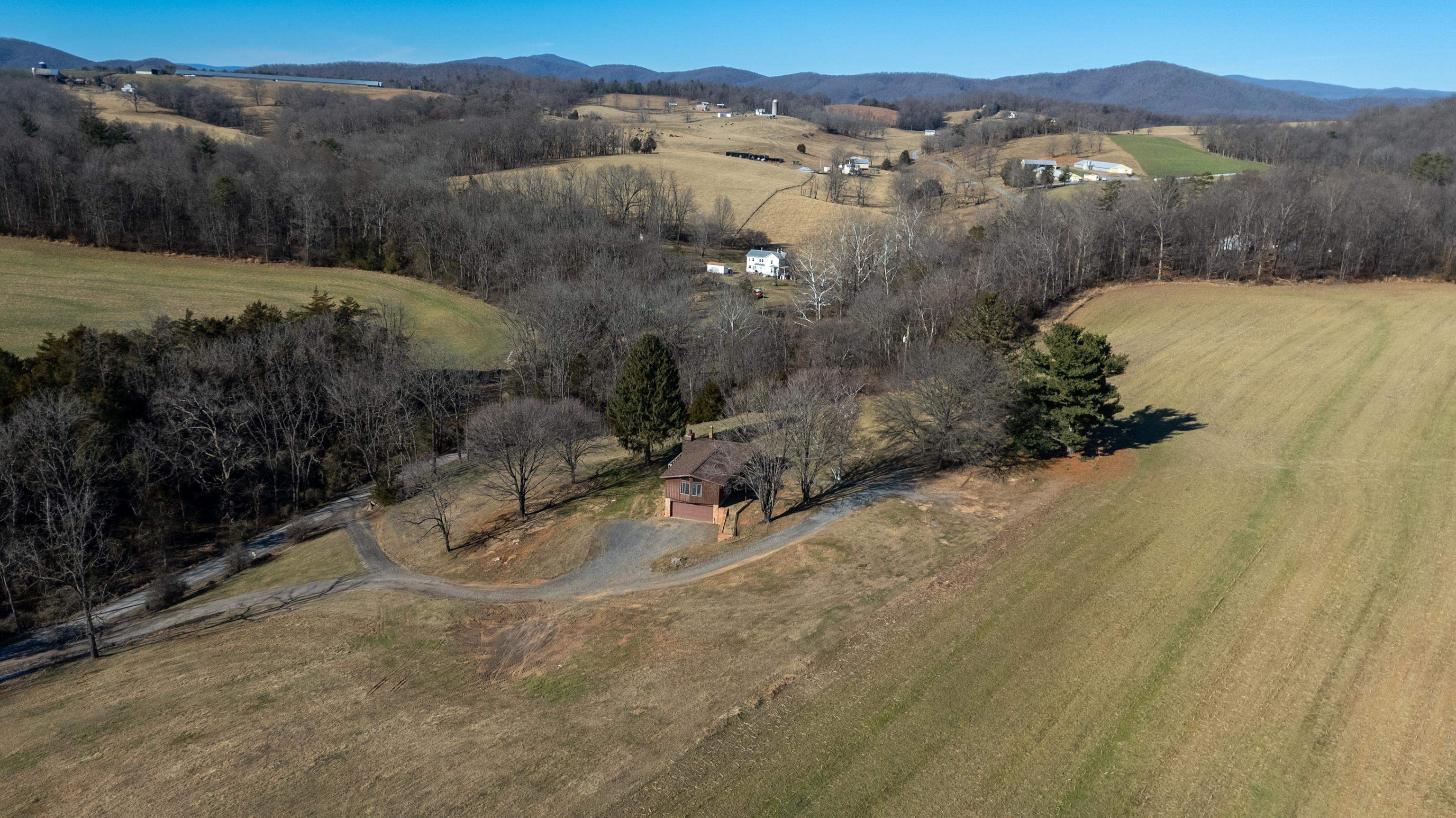 355 FAIRBURN RD, MOUNT SOLON, Virginia 22843, 3 Bedrooms Bedrooms, ,2 BathroomsBathrooms,Residential,355 FAIRBURN RD,673452 MLS # 673452